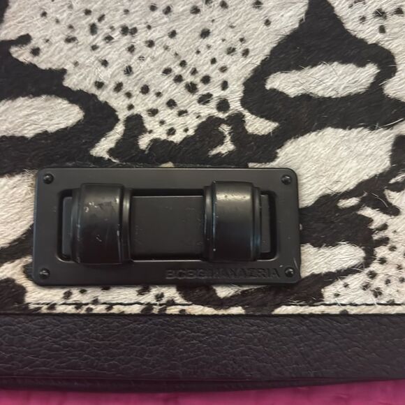 BCBGMaxAzria Elegant Black cowhide/Leather Clutch - Picture 9 of 13